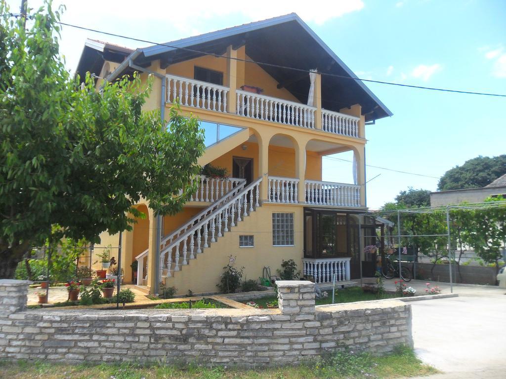 Apartments Stana Сукошан Экстерьер фото